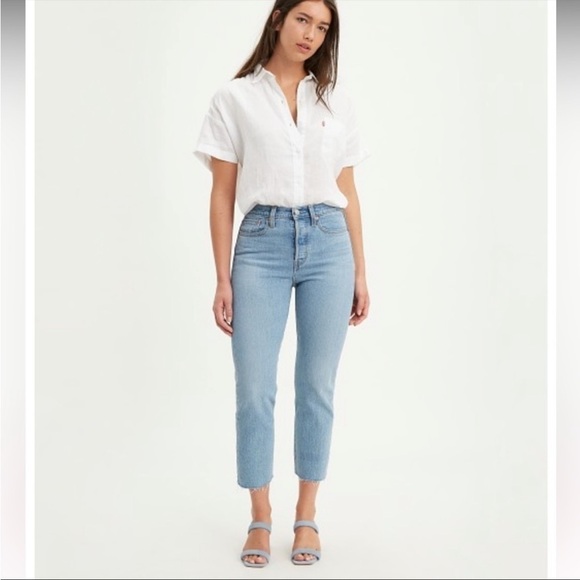 Levi's Wedgie Straight High Waist Button Fly NWT
Jeans Size 28X28 - Picture 1 of 11